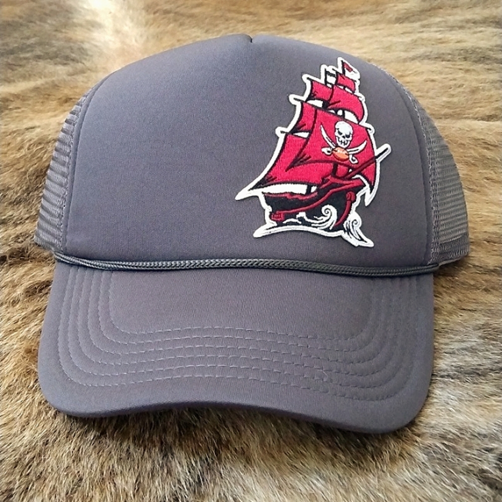 Tamp Bay Buccaneers Snapback Trucker Hat
